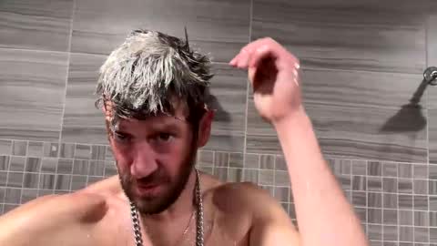 Snapshot of 0000000010000000 chatting on 26, 10, 2025 AlphaDragon online show from 26, 10, 2025