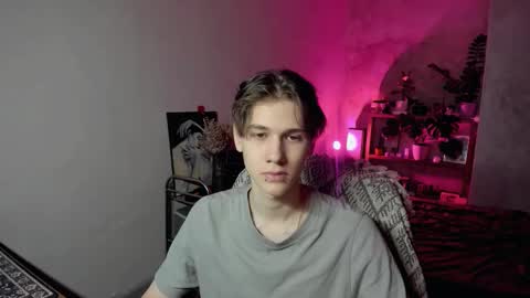 Snapshot of 0verlandd chatting on 12, 11, 2025 Adam online show from 12, 11, 2025