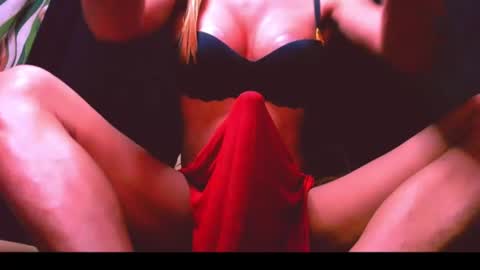 Snapshot of 11inchmistressxxlyka chatting on 5, 2, 2025 CALL ME BABY online show from 5, 2, 2025