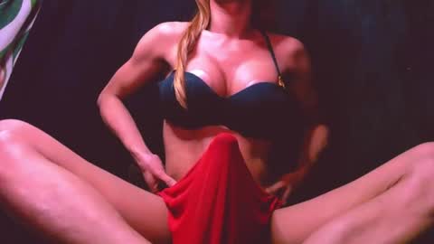 Snapshot of 11inchmistressxxlyka chatting on 11, 2, 2025 CALL ME BABY online show from 11, 2, 2025