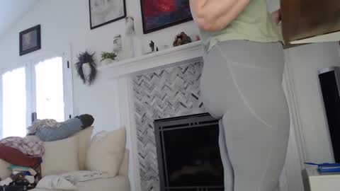 Snapshot of 11willowandjohn11 chatting on 2, 10, 2025 Aurora Willows online show from 2, 10, 2025
