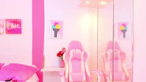 Snapshot of 15_scarlette chatting on 4, 1, 2025 Scarlette online show from 4, 1, 2025