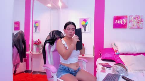 Snapshot of 15_scarlette chatting on 1, 2, 2025 Scarlette online show from 1, 2, 2025