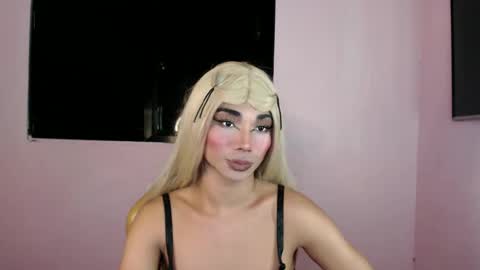 Snapshot of 18_nicole chatting on 20, 2, 2025 barbie online show from 20, 2, 2025