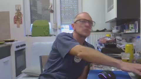 Snapshot of 1973man chatting on 18, 12, 2025 1973man online show from 18, 12, 2025