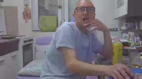 1973man online show from 18, 4, 2026