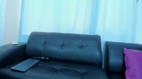 stef read my description online show from 22, 2, 2025