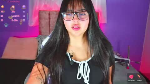 Snapshot of 1_scarllet_ chatting on 28, 4, 2026 1_scarllet_ online show from 28, 4, 2026