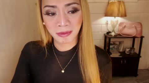 Snapshot of 1bigsurprise4you chatting on 27, 12, 2024 angel online show from 27, 12, 2024