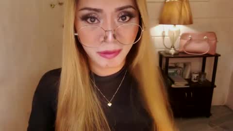 Snapshot of 1bigsurprise4you chatting on 29, 12, 2024 angel online show from 29, 12, 2024