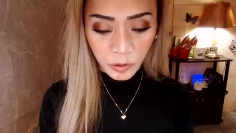 Snapshot of 1bigsurprise4you chatting on 11, 11, 2025 angel online show from 11, 11, 2025