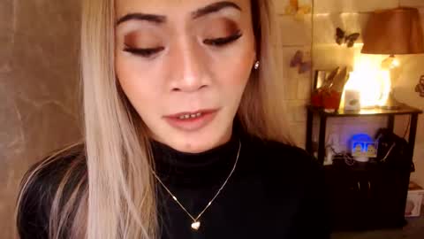 Snapshot of 1bigsurprise4you chatting on 19, 11, 2025 angel online show from 19, 11, 2025