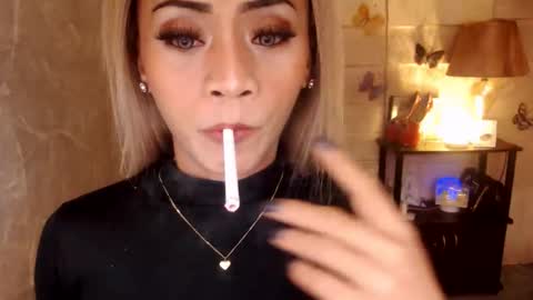 Snapshot of 1bigsurprise4you chatting on 22, 11, 2025 angel online show from 22, 11, 2025