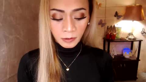 Snapshot of 1bigsurprise4you chatting on 18, 12, 2025 angel online show from 18, 12, 2025