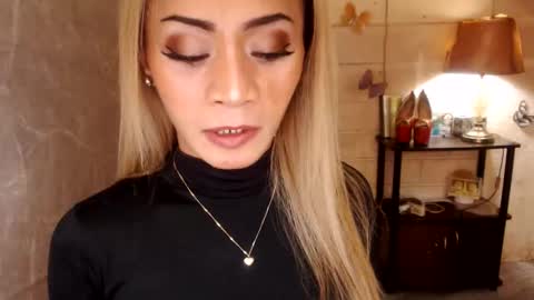 Snapshot of 1bigsurprise4you chatting on 12, 1, 2026 angel online show from 12, 1, 2026