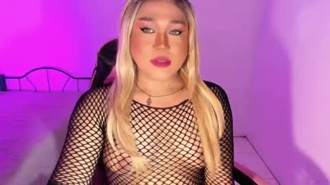 1lovelymess online show from 17, 10, 2025