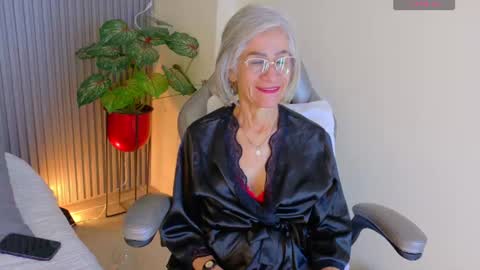 Miss Monserrate online show from 15, 7, 2026