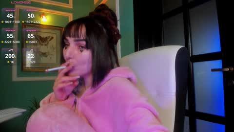 Moona  online show from 1, 12, 2025