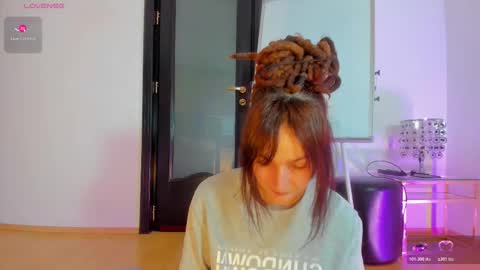 Moona  online show from 19, 2, 2026