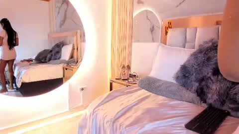 Snapshot of 1naughty_milf chatting on 14, 6, 2026 Luisa online show from 14, 6, 2026