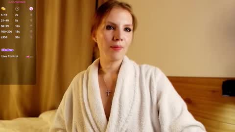 Snapshot of 1slavicdoll chatting on 24, 10, 2025 VICTORIA online show from 24, 10, 2025