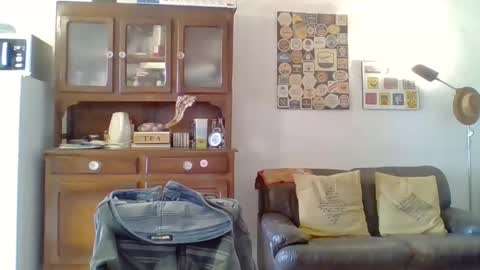 22esserre online show from 3, 1, 2025