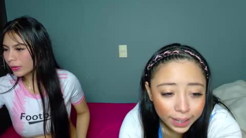 Snapshot of 2cgirls18 chatting on 11, 1, 2026 Tip us ask our names online show from 11, 1, 2026