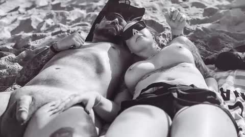 Snapshot of 2freakycouple24 chatting on 17, 12, 2024 Zak and Raegan online show from 17, 12, 2024