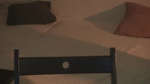 Snapshot of 2girls_1dream chatting on 11, 3, 2025 Elley online show from 11, 3, 2025