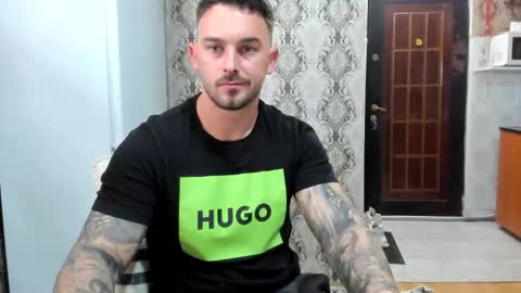 Snapshot of 2sexymuscles chatting on 25, 5, 2026 2sexymuscles online show from 25, 5, 2026