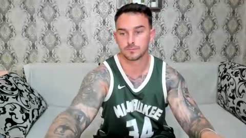 Snapshot of 2sexymuscles chatting on 22, 6, 2026 2sexymuscles online show from 22, 6, 2026