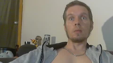 2small4you83 online show from 18, 12, 2024