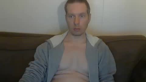 2small4you83 online show from 24, 2, 2026