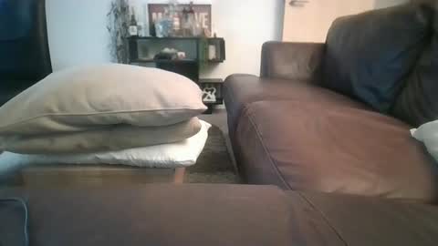 33UK online show from 3, 3, 2025