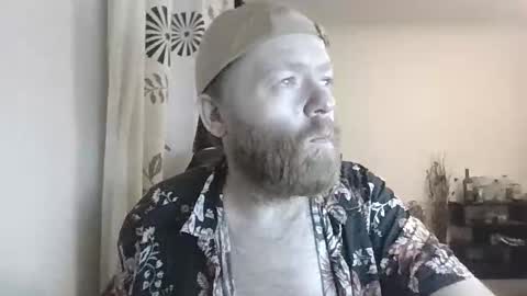 33UK online show from 22, 9, 2025