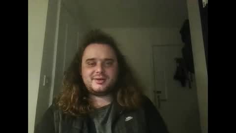 Snapshot of 3cstatic3l3ctricity chatting on 4, 1, 2025 EcstaticElectricity online show from 4, 1, 2025