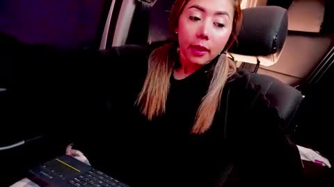 independent model online show from 15, 10, 2025