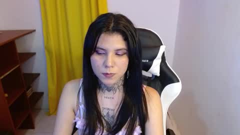 Snapshot of 3rika_gomez chatting on 3, 10, 2025 erika online show from 3, 10, 2025