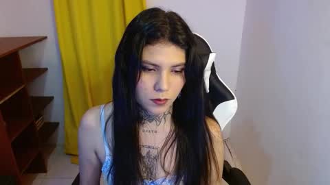 Snapshot of 3rika_gomez chatting on 5, 10, 2025 erika online show from 5, 10, 2025