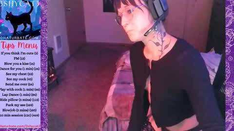 Snapshot of 3shycat3 chatting on 19, 11, 2025 3ShyCat3 online show from 19, 11, 2025