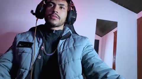 Snapshot of 3v1l_ chatting on 5, 11, 2025 E V I L online show from 5, 11, 2025