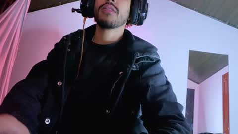 Snapshot of 3v1l_ chatting on 12, 11, 2025 E V I L online show from 12, 11, 2025