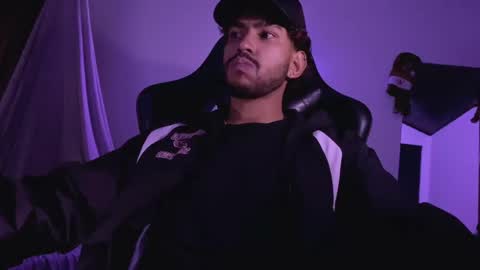 Snapshot of 3v1l_ chatting on 23, 11, 2025 E V I L online show from 23, 11, 2025