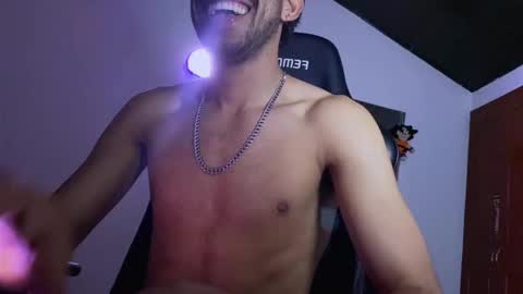 Snapshot of 3v1l_ chatting on 16, 12, 2025 E V I L online show from 16, 12, 2025