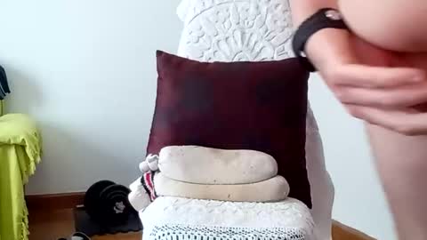 Snapshot of 69angelito69 chatting on 4, 10, 2025 69angelito69 online show from 4, 10, 2025