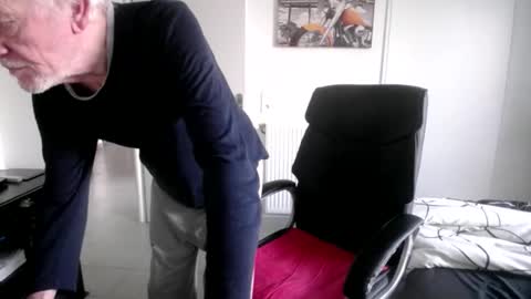 73yves online show from 6, 1, 2026