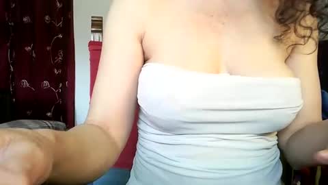 Snapshot of 77lilu chatting on 12, 3, 2025 Lilu online show from 12, 3, 2025