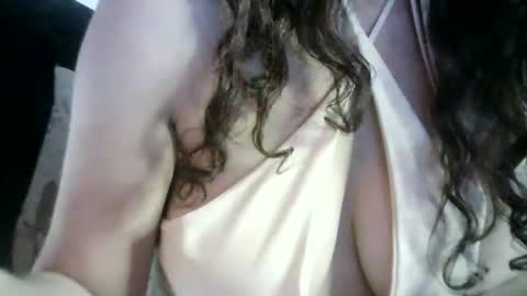 Snapshot of 77lilu chatting on 12, 10, 2025 Lilu online show from 12, 10, 2025