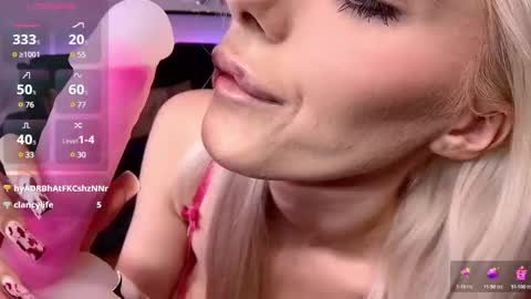 Snapshot of 7loren_wood7 chatting on 20, 12, 2024 Loren Wood online show from 20, 12, 2024