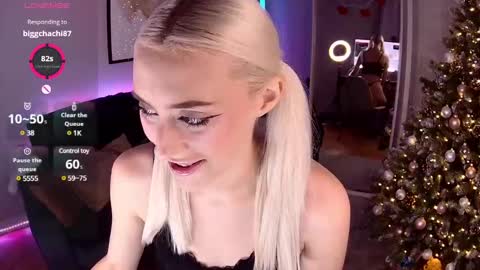 Snapshot of 7loren_wood7 chatting on 22, 12, 2024 Loren Wood online show from 22, 12, 2024